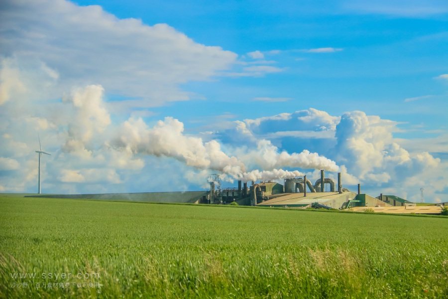 臭氧，位置不同，角色不同